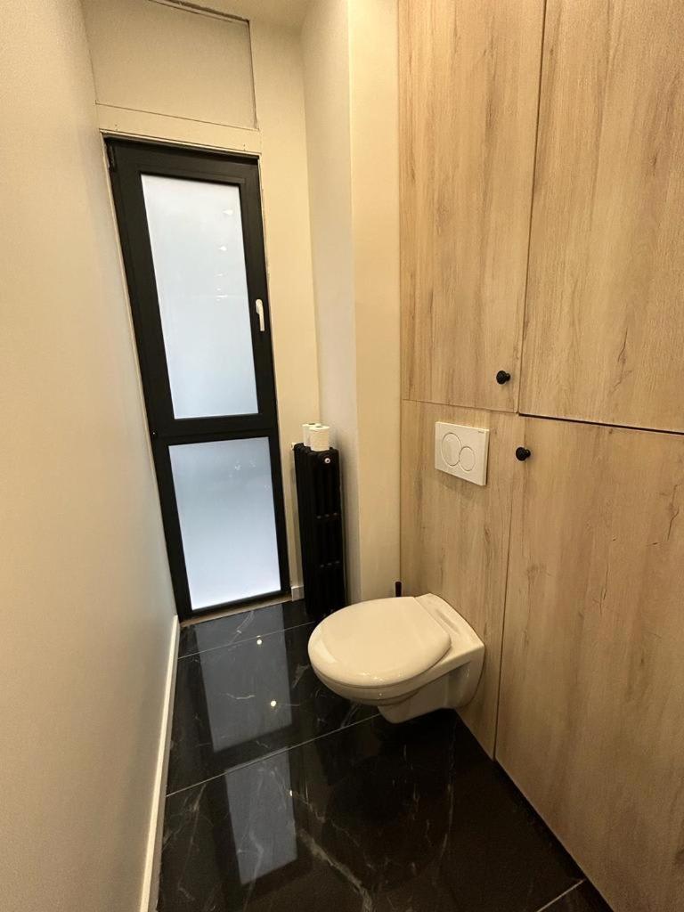 Stylish Modern Studio Apartment Paris Exteriör bild